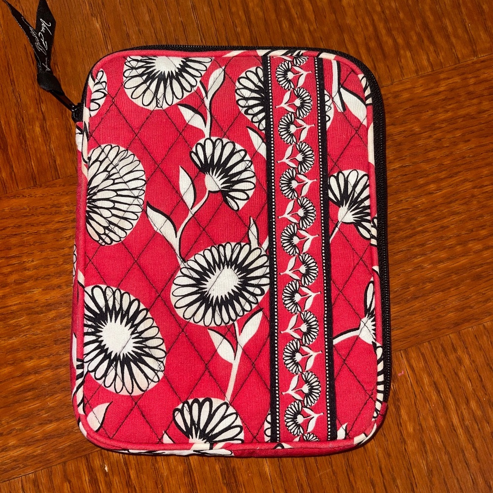 Vera Bradley Deco Daisy iPad / Tablet Case 9x7 - Picture 1 of 4